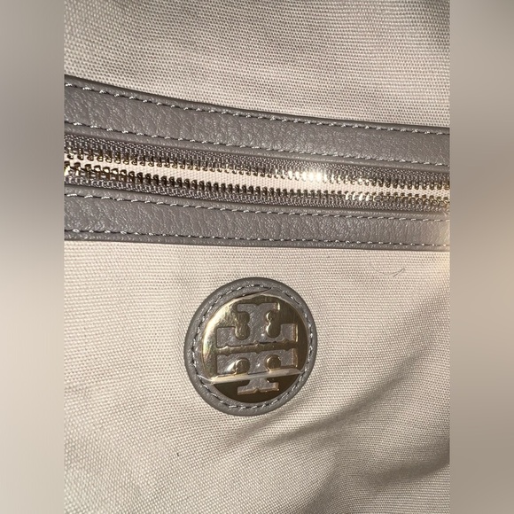 ***SOLD*** NWT Tory Burch Brown/Taupe Pebbled Leather Handbag - Picture 5 of 10